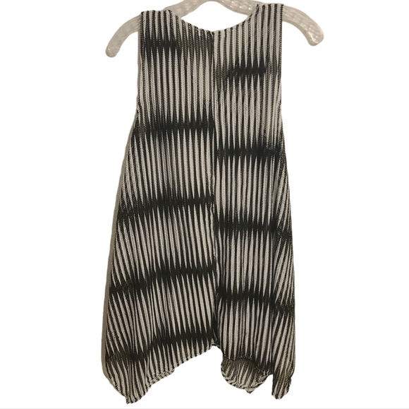 Surf Style | Black and White Contrast Stripe Swimsuit Cover-up Dress (Size XL) - Picture 15 of 16